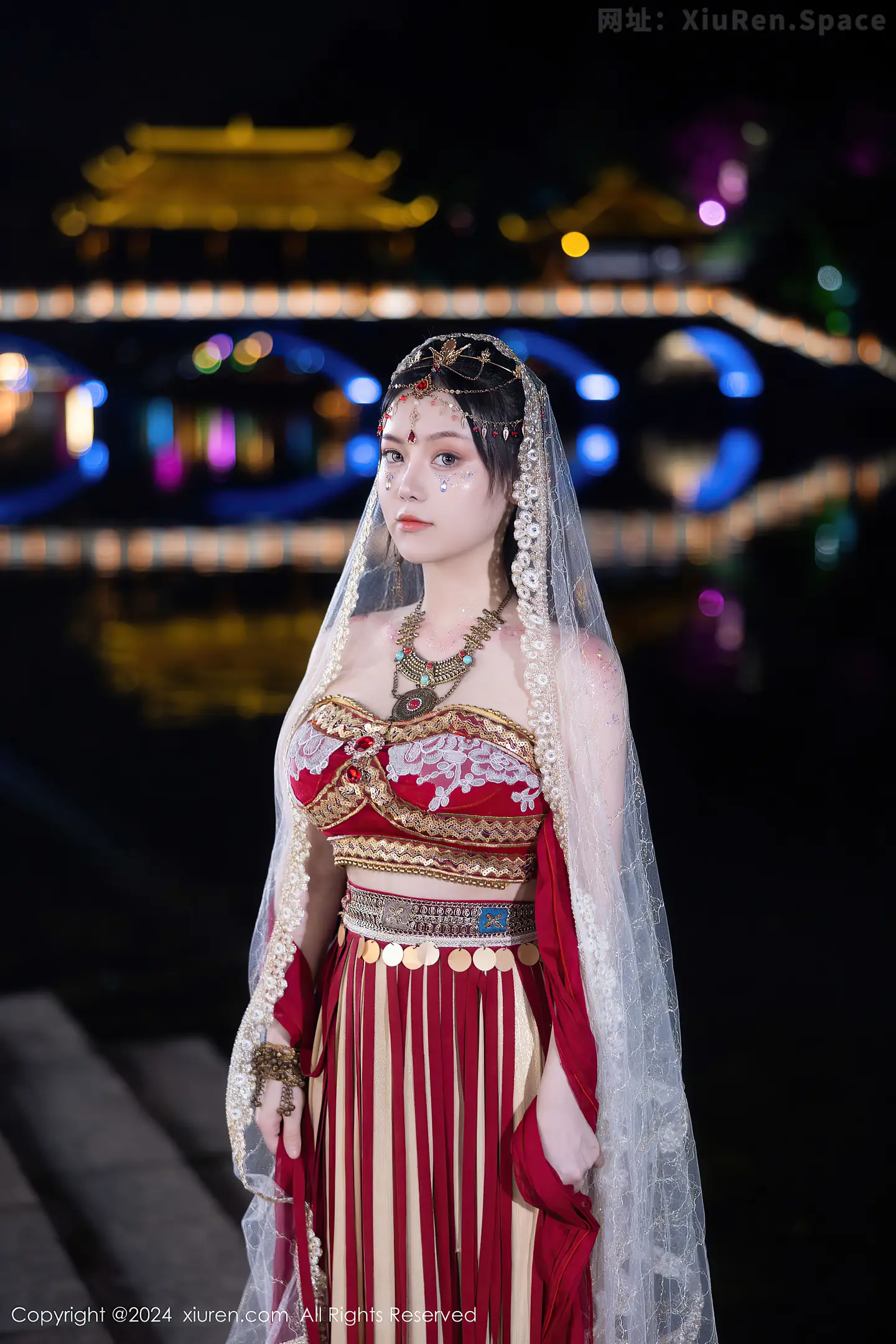 图片[2]-[XiuRen秀人网]VOL.8349 模特豆瓣酱性感红色薄纱西域服饰半脱秀丰腴身材撩人诱惑写真82P-秀人网官方网站